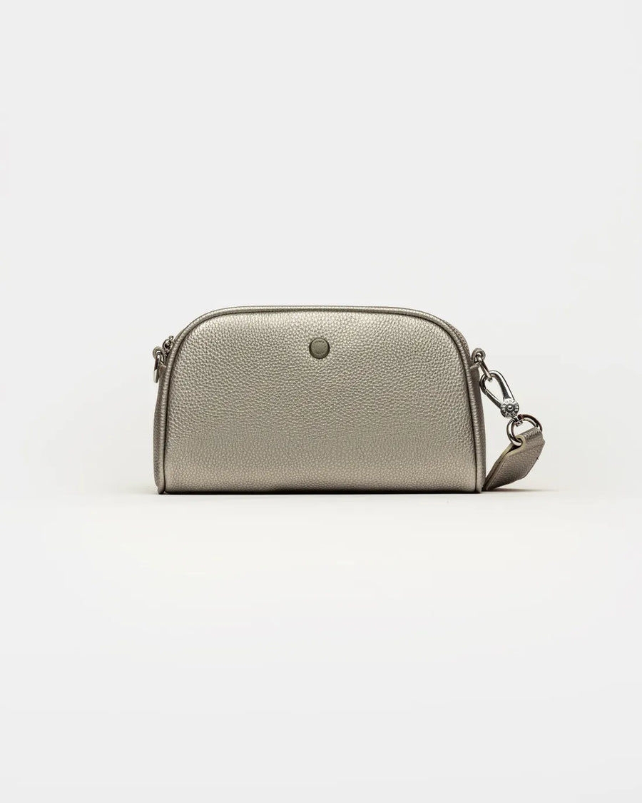 Bandolera Hazel en efecto cuero graneado plata