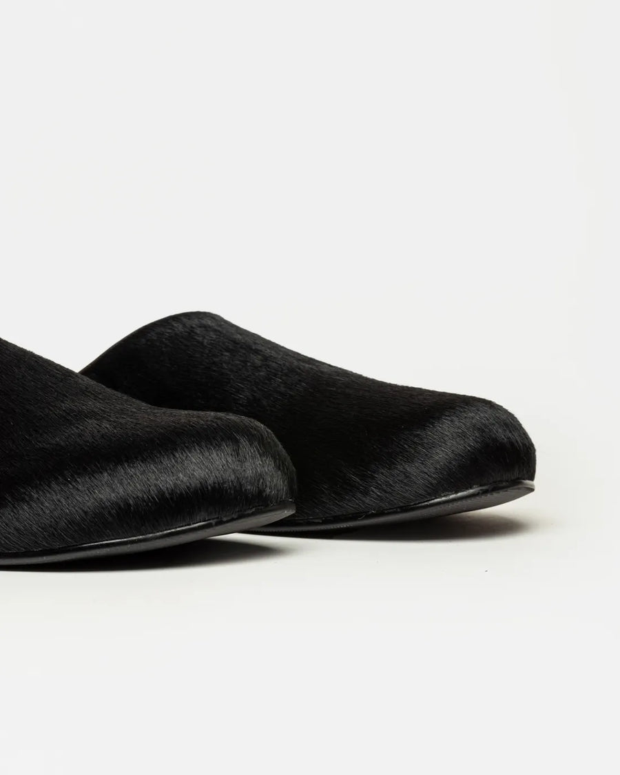 Mule Kai en pelo de vaca negro talla 37