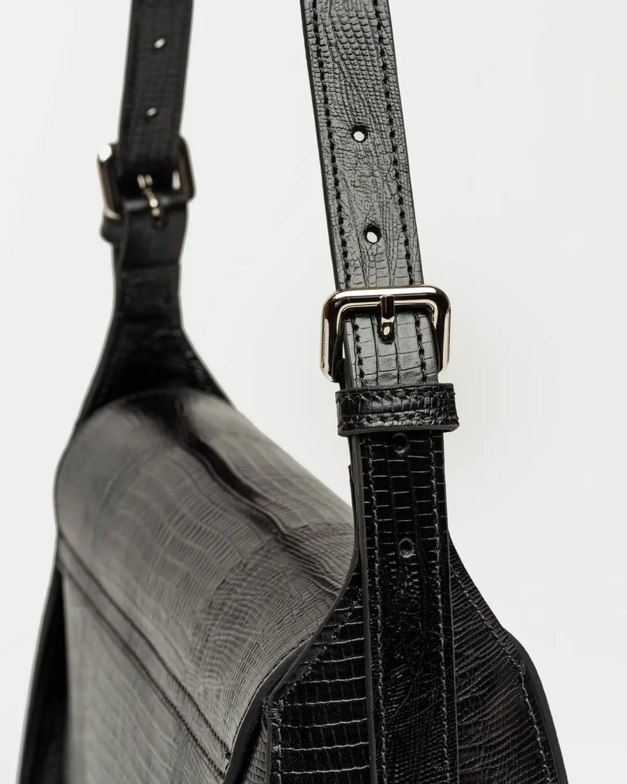 Cartera al hombro Nicola en cuero lagarto negro