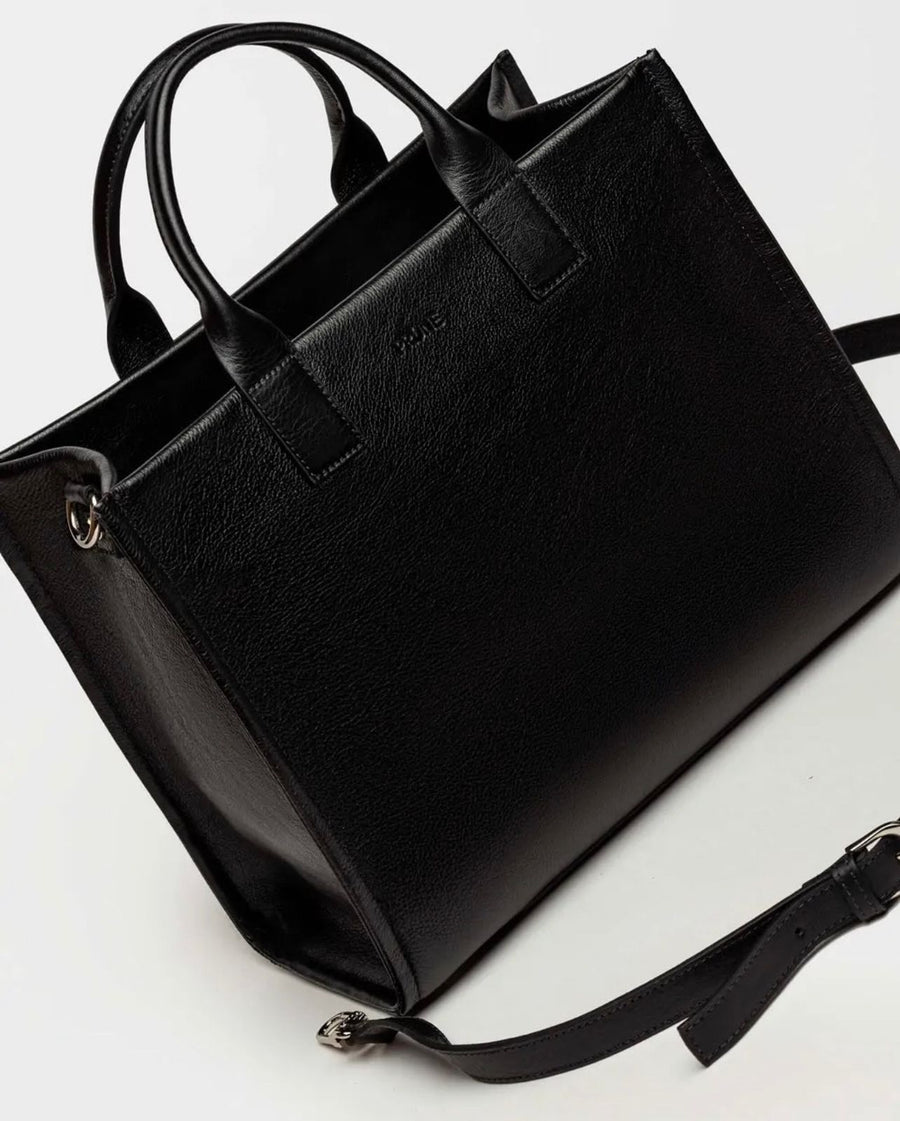 Cartera de mano Capri en cuero arrugado liso negro