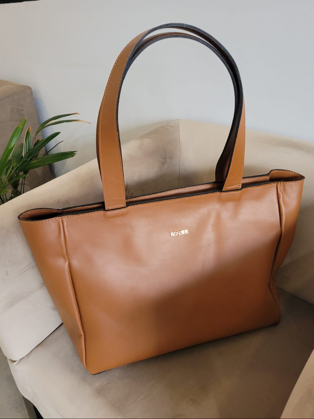 Bolso Atenas en cuero genuino coñac