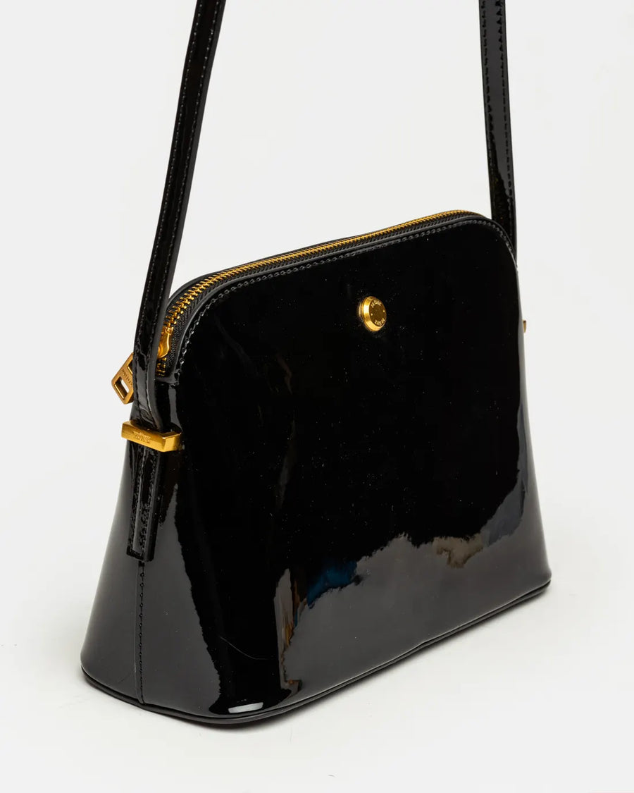Bandolera Dyna en efecto cuero charol negro