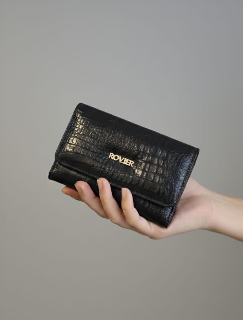 Billetera Mediana de Mujer en cuero croco charol negro