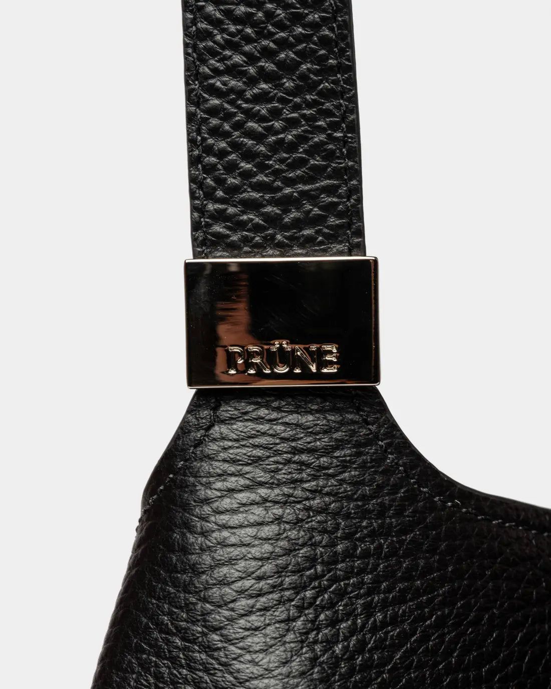 Bolso Eterial en cuero graneado negro níquel