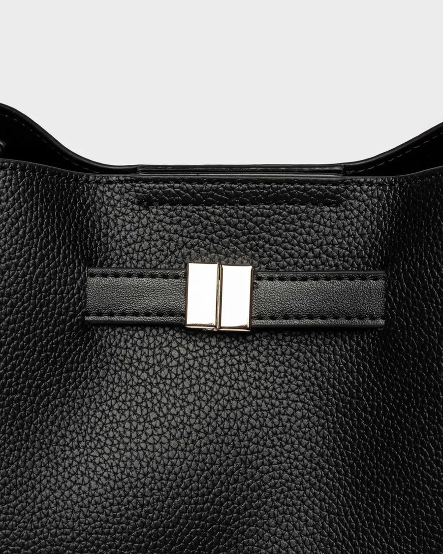 Bolso Marble en efecto cuero graneado negro