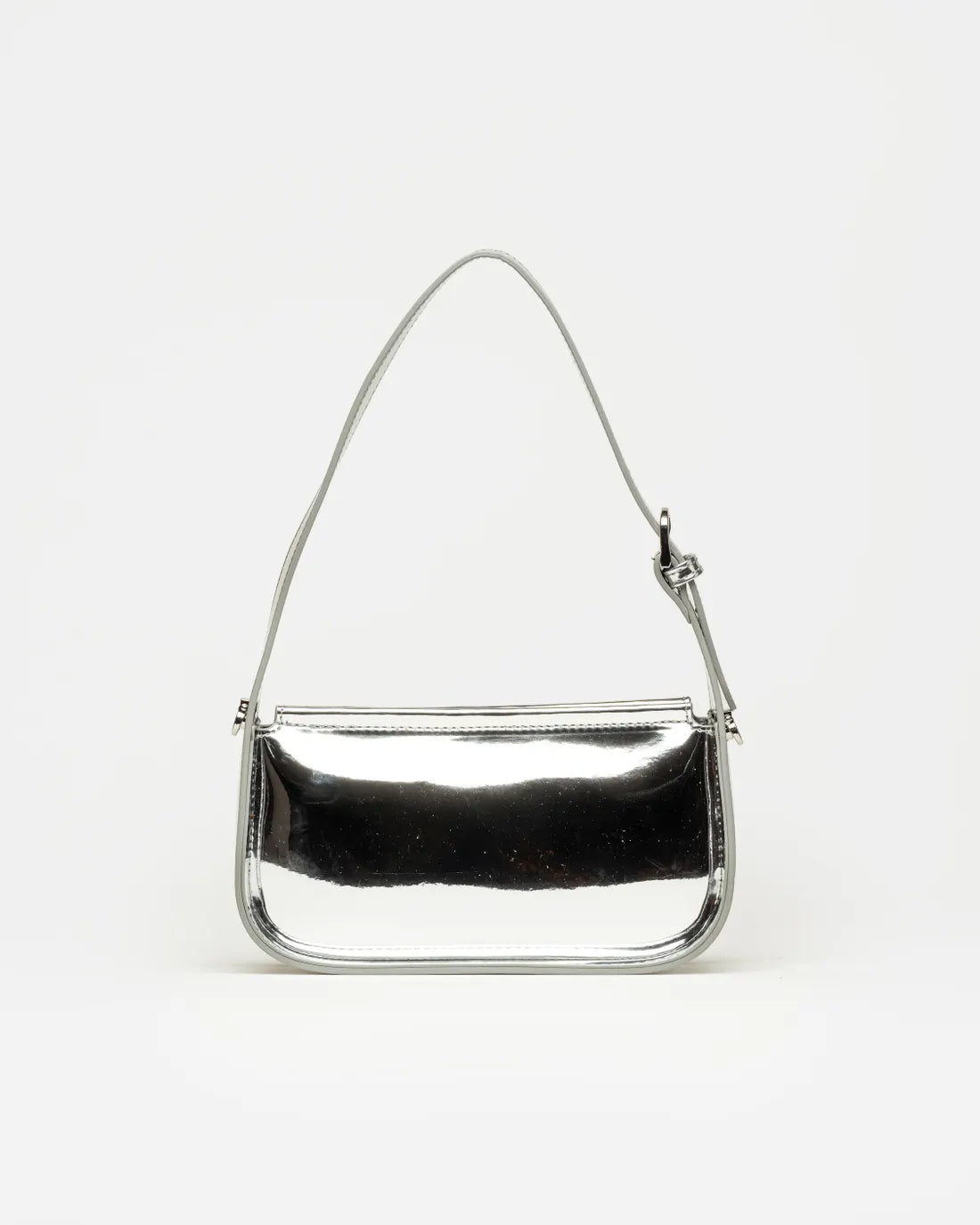 Cartera al hombro Leaf en efecto cuero charol plata