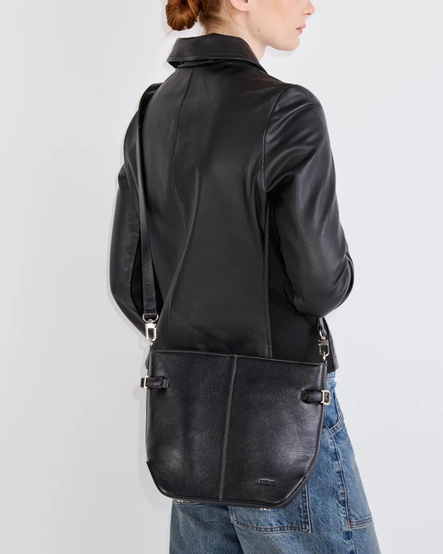 Morral Sophie en cuero curtido natural negro