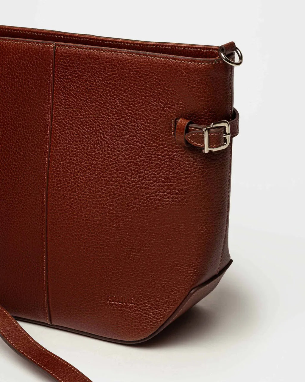 Morral Sophie en cuero curtido natural tabaco