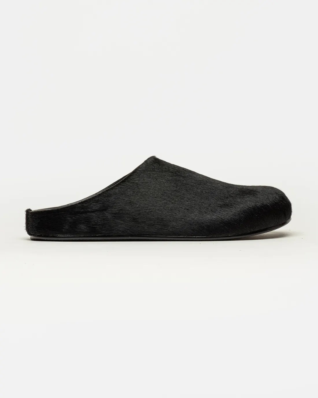 Mule Kai en pelo de vaca negro talla 37