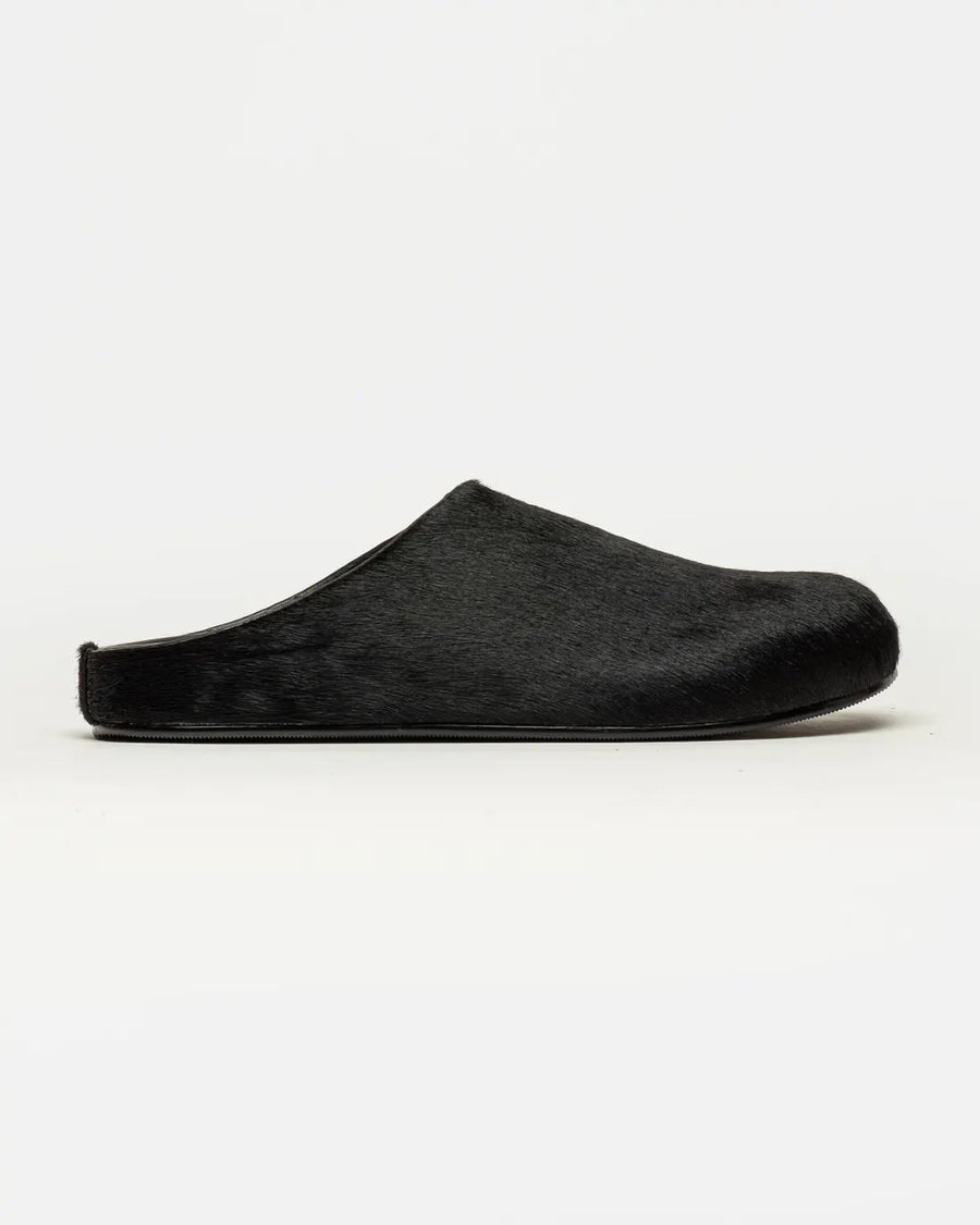 Mule Kai en pelo de vaca negro talla 37