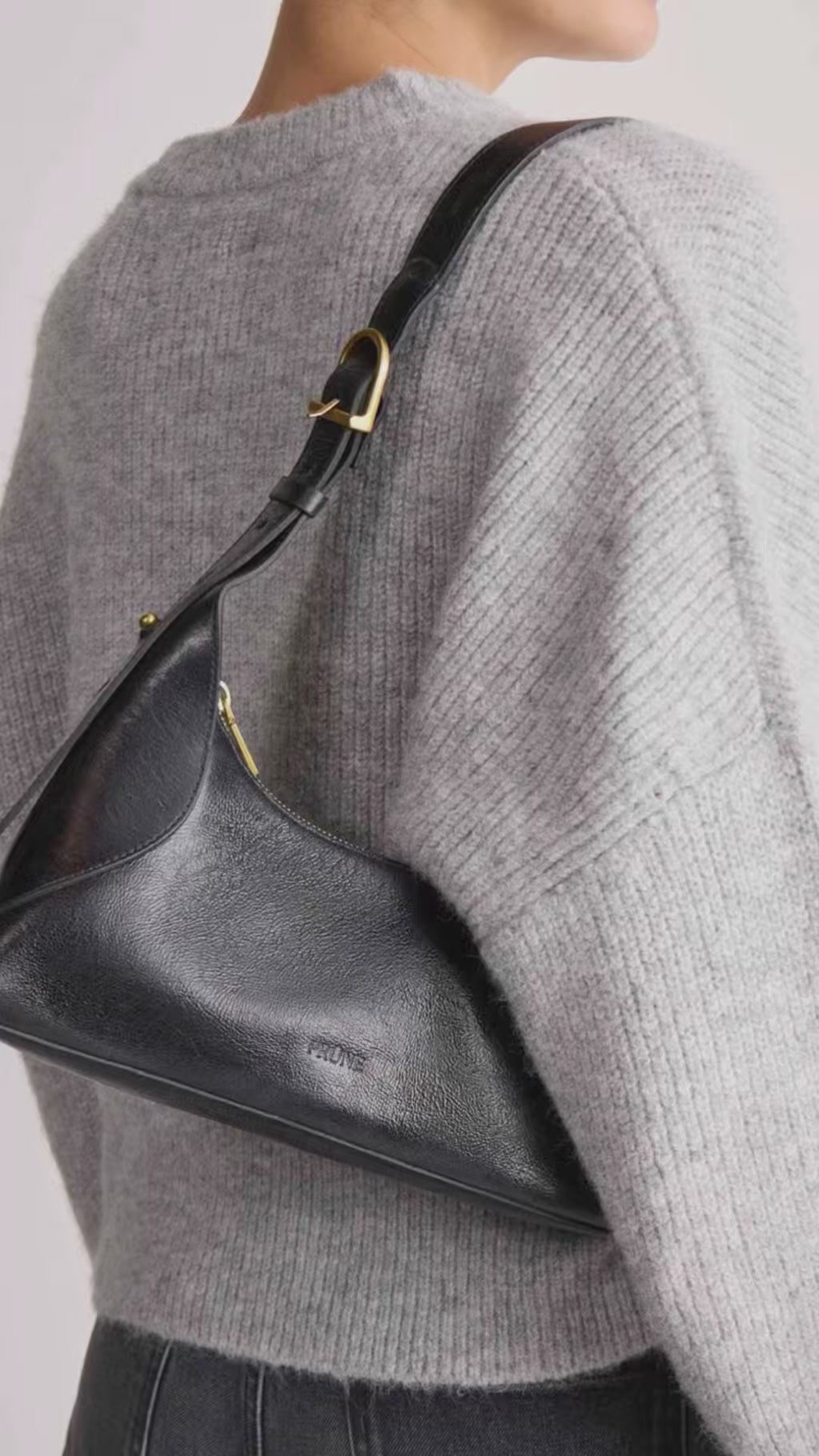Cartera al hombro Windsor en cuero arrugado vintage negro